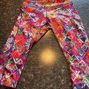 LuLaRoe Jade Capris- Size M